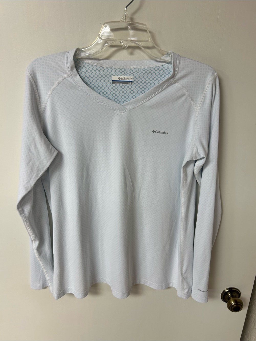 Columbia Womens Long-Sleeve V-Neck Shirt Large